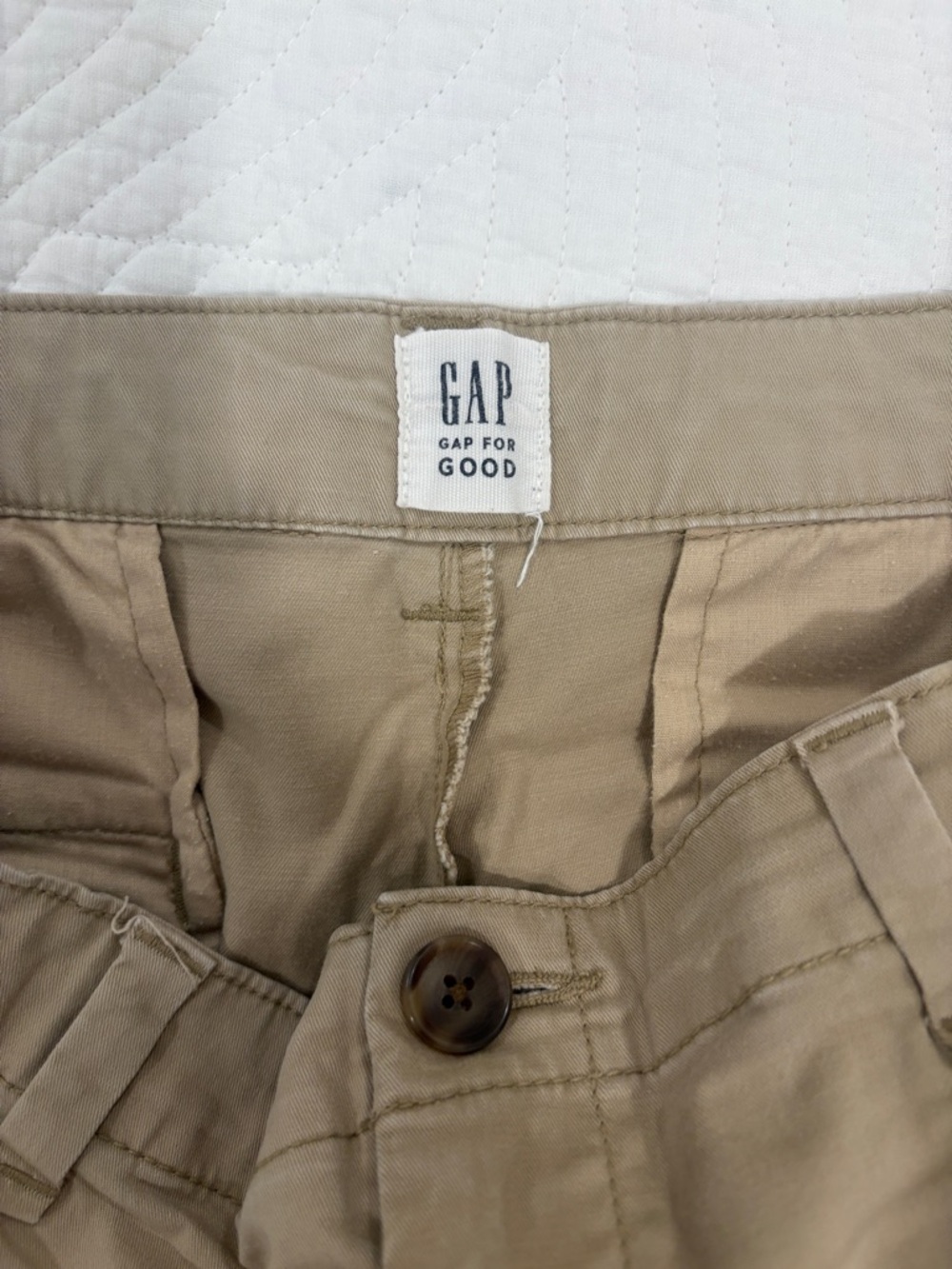 GAP Women's Tan Chino Bermuda Shorts - Picture 3 of 8